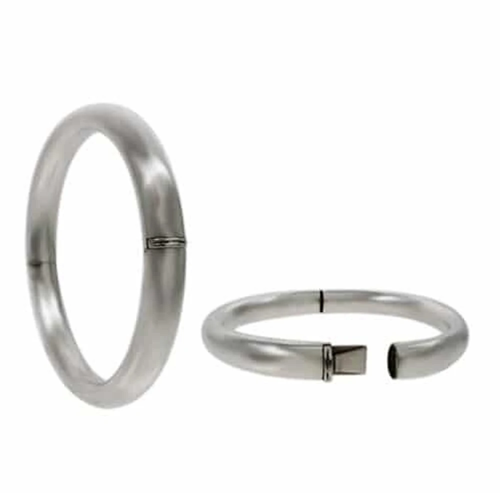 Sterling Silver, Plain Style, Smooth Round Bangle With Clip Closure. Approx Size: 72mm D X 6mm T