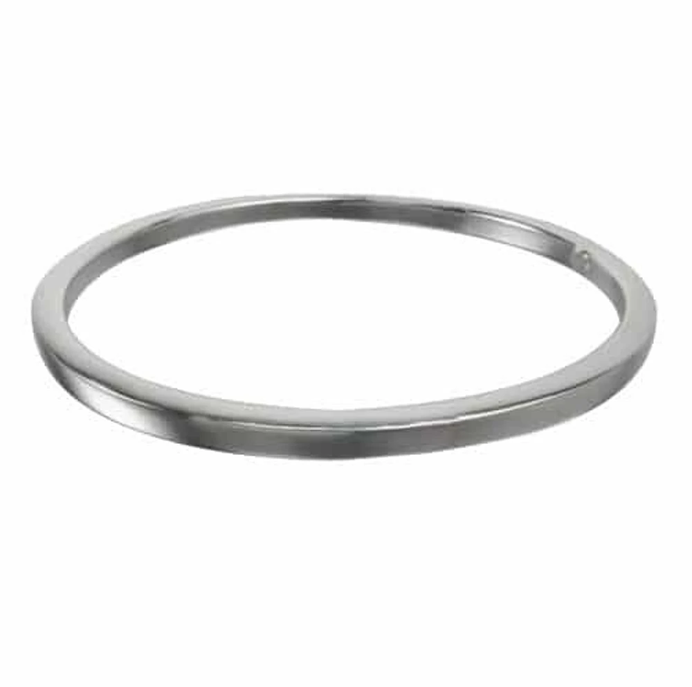 Sterling Silver Bangle. Approx Inside Dimensions: 65mm D X 4mm W