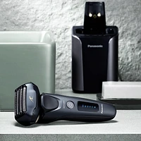 Panasonic  ESLV97-K  Arc5 5-Blade Wet/Dry Electric Shaver with Cleaning Station