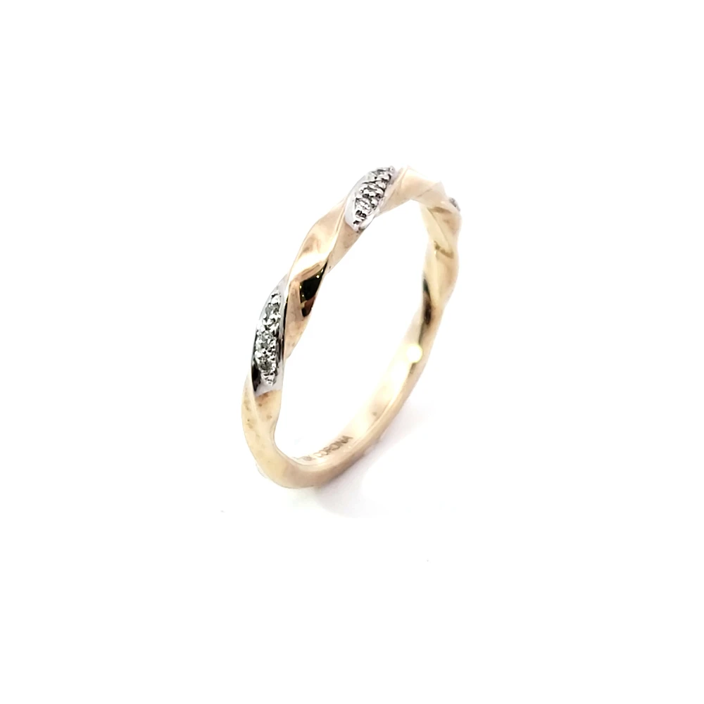 10K Yellow Gold 0.05 cttw Diamond Band