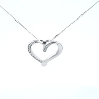 10K White Gold cttw Diamond Heart Pendant