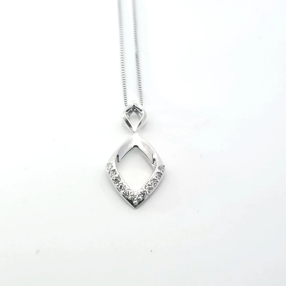 10K White Gold 0.11cttw Diamond Pendant, 18"