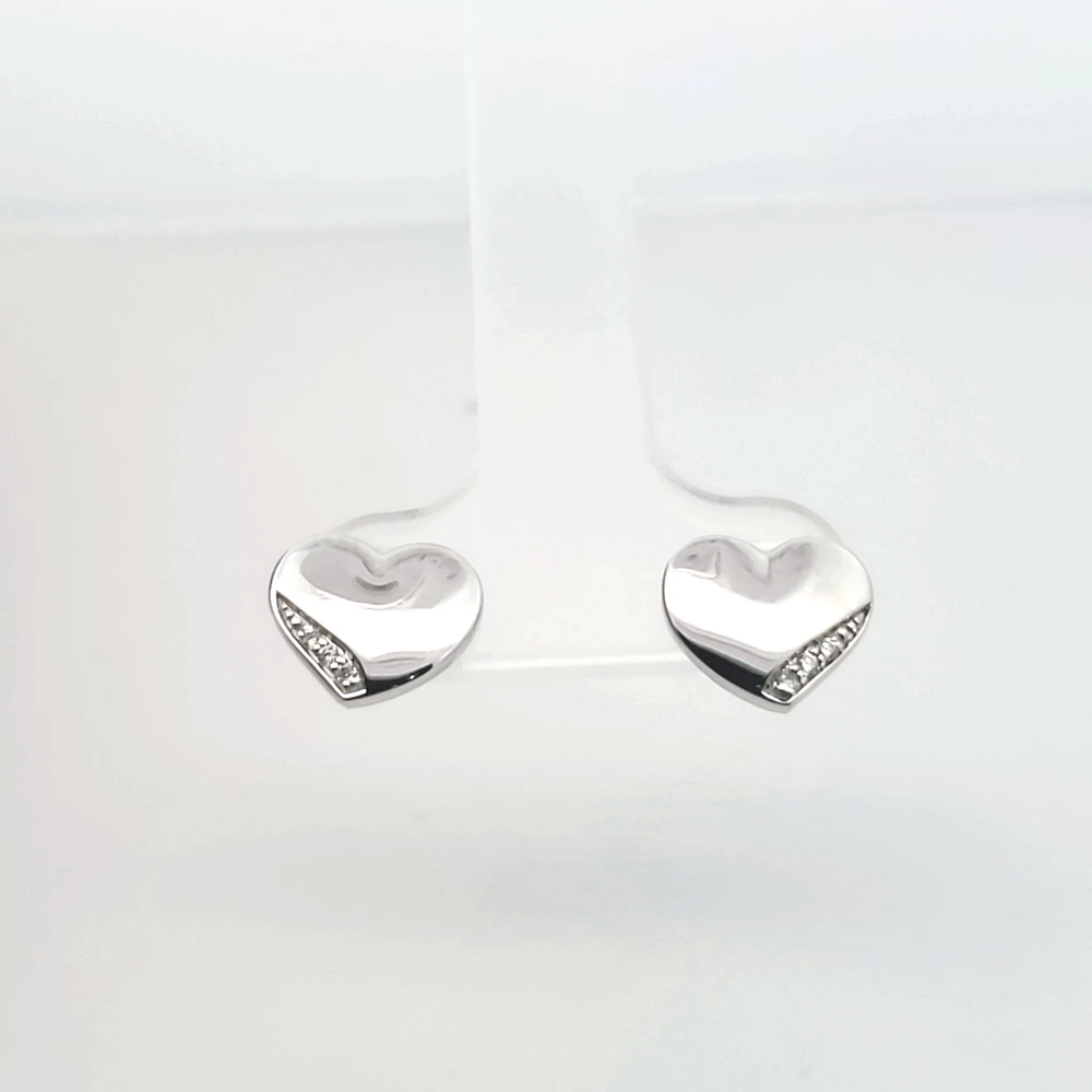 10K White Gold 0.024 cttw Diamond Heart Earrings