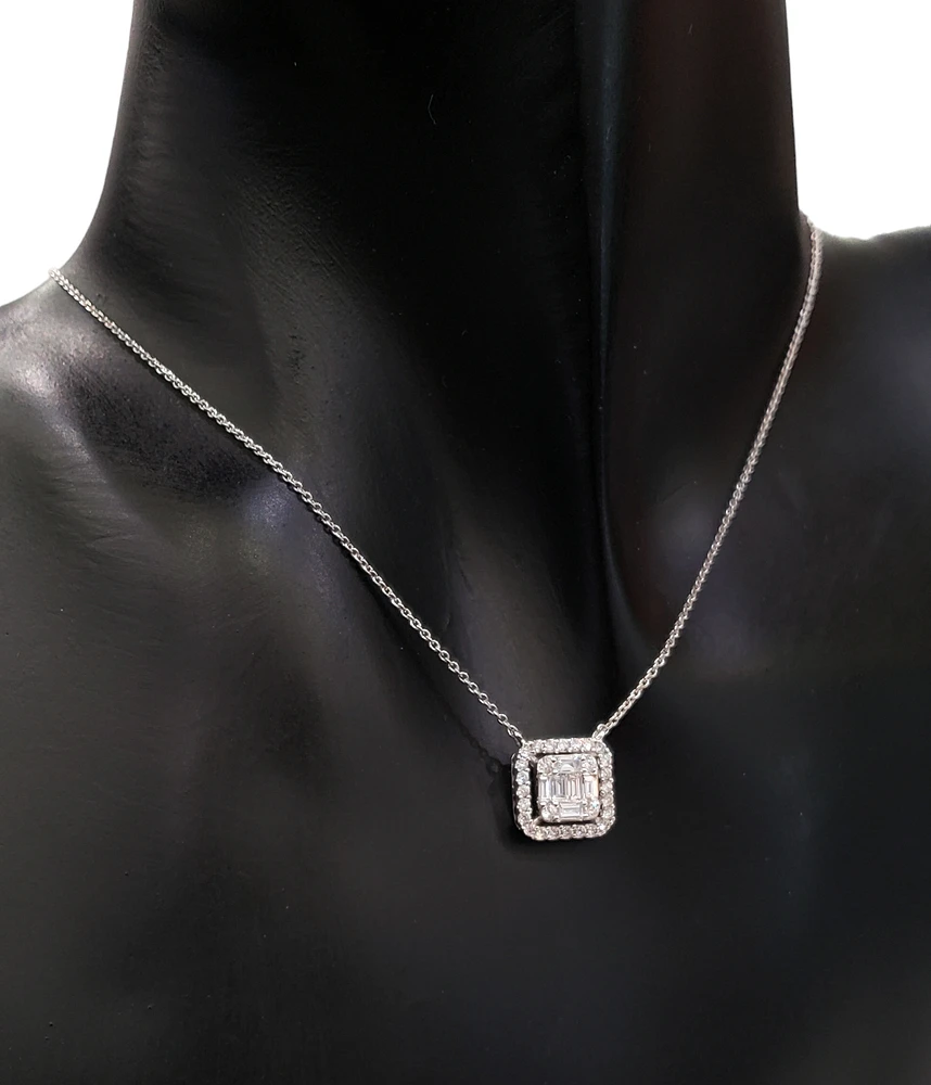 14K White Gold cttw Diamond Pendant