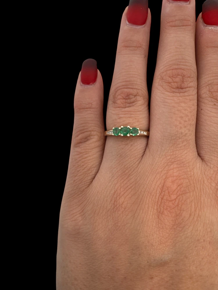 10K Yellow Gold Emerald & Diamond Ring