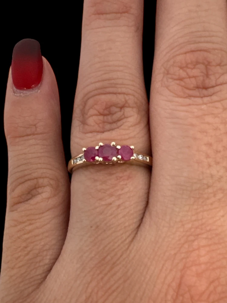 10K Yellow Gold Ruby & Diamond Ring - /