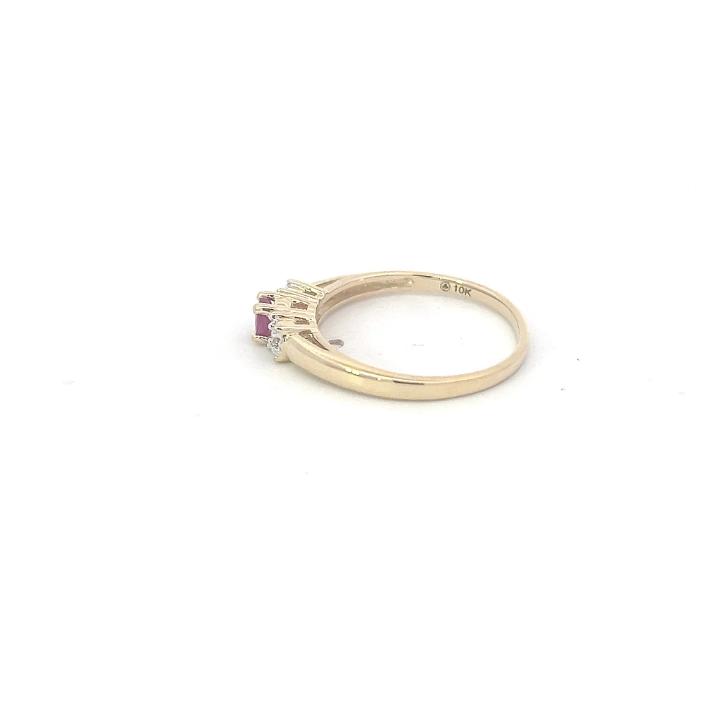 10K Yellow Gold 0.04cttw Diamond with Genuine Ruby Ring - /