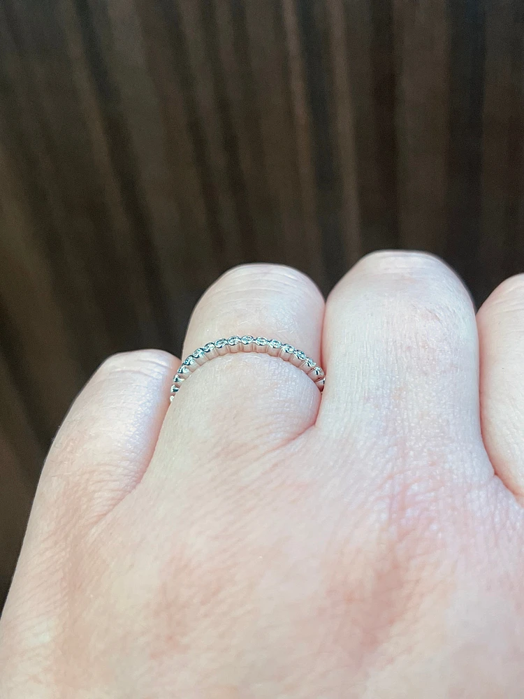 10K White Gold 0.12cttw Diamond Band