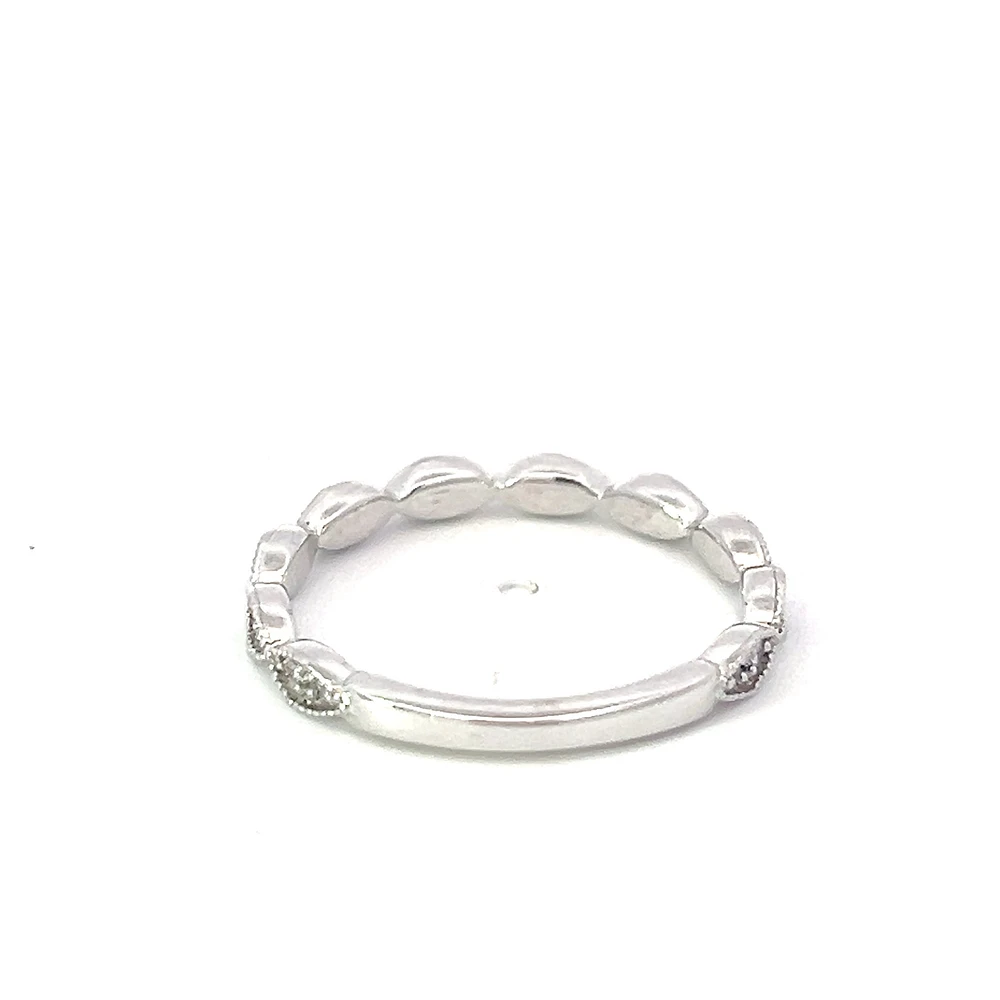 10K White Gold 0.20cttw Diamond Band