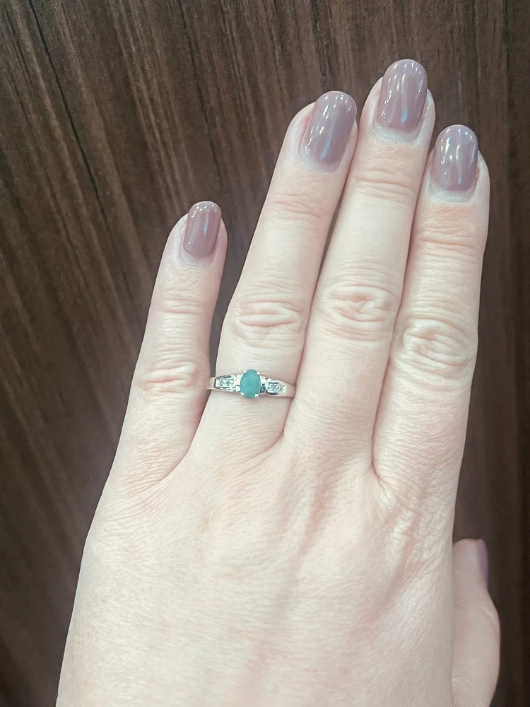 10K White Gold Emerald & Diamond Ring