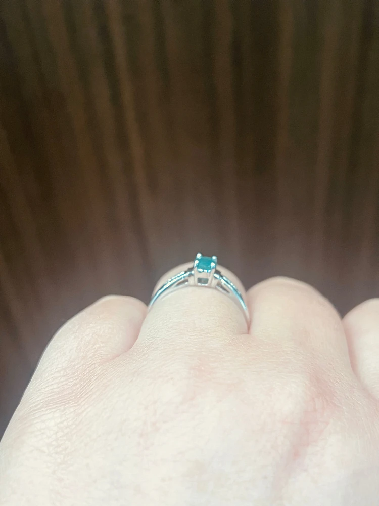10K White Gold Emerald & Diamond Ring