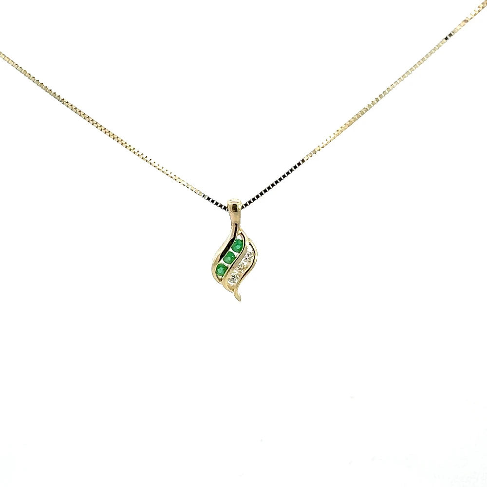 10K Yellow Gold 0.045 cttw Diamond and Emerald Pendant, 18"