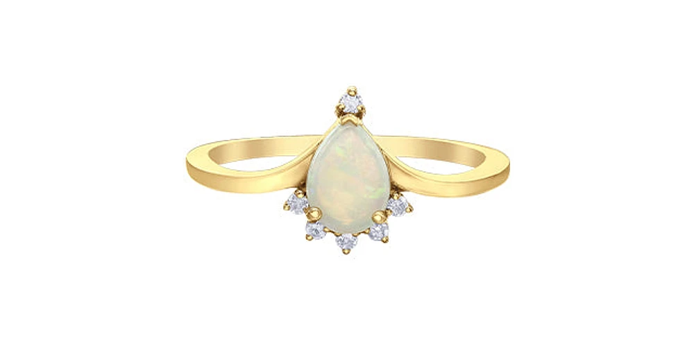 10K Yellow Gold Opal and Diamond Ring