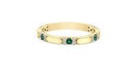 10K Yellow Gold Genuine Emerald & 0.13cttw Diamond Ring / Band, size 6.5
