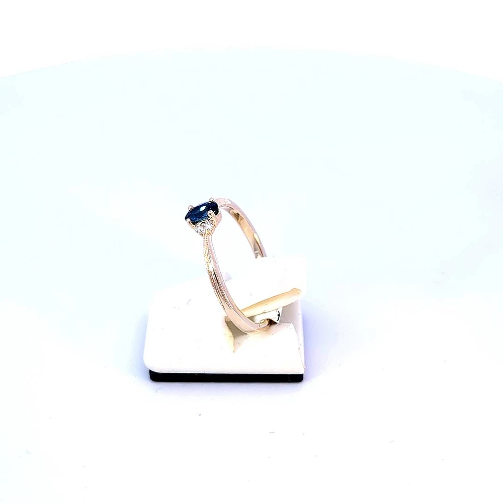 10K Yellow Gold 0.25cttw Genuine Sapphire & 0.03Cttw Diamond Ring - / 4.5