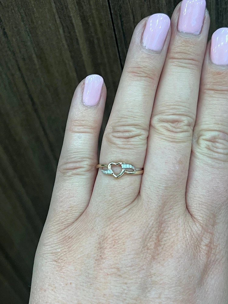10K Yellow Gold 0.03cttw Diamond Heart Ring, size 6.5