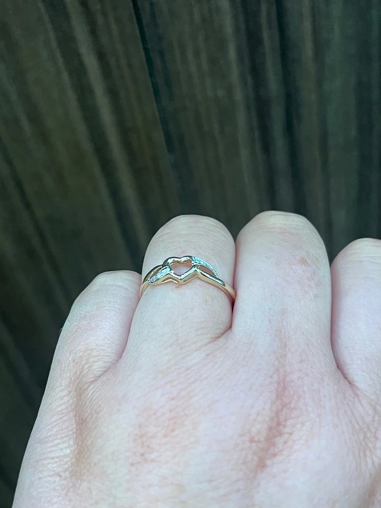 10K Yellow Gold 0.03cttw Diamond Heart Ring, size 6.5