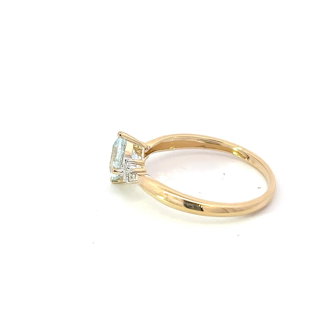 10K Yellow Gold 0.76cttw Aquamarine and 0.008cttw Diamond Ring, size 7