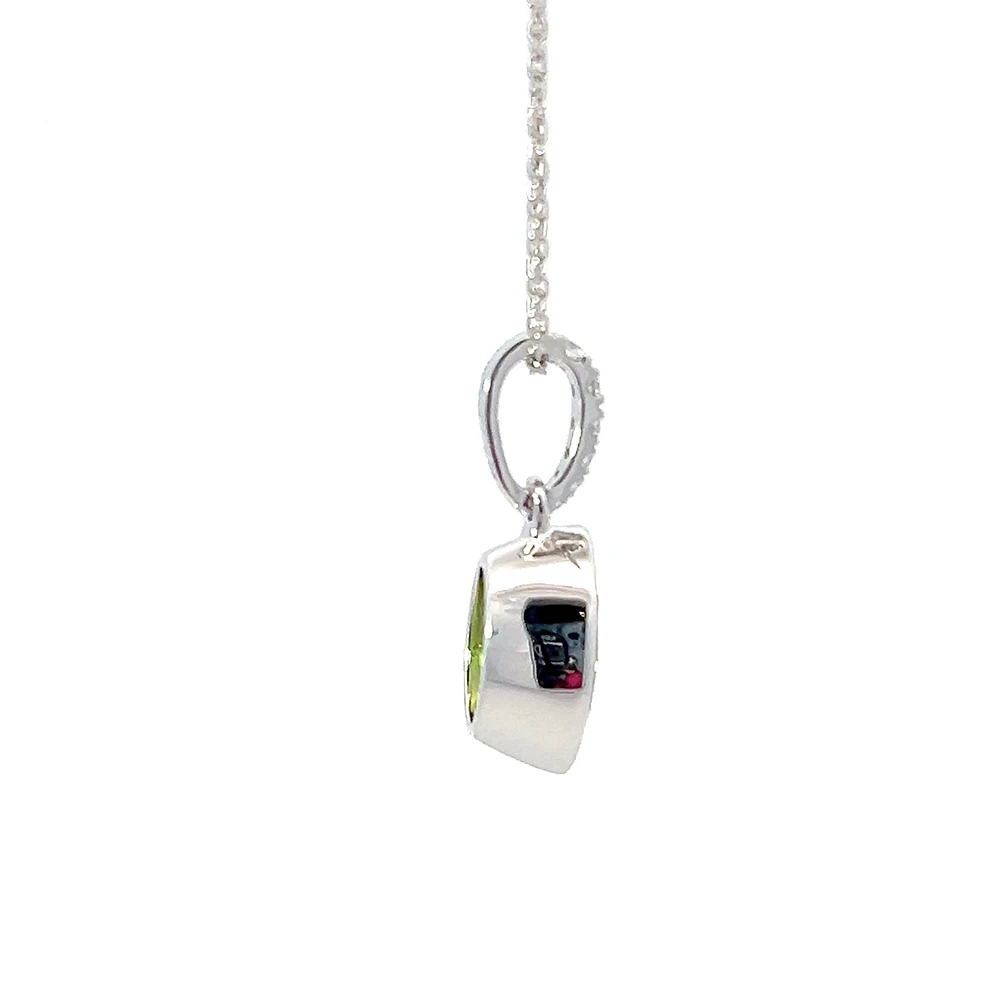 14K White Gold 1.35cttw Peridot and 0.06cttw Diamond Necklace - 18 Inches