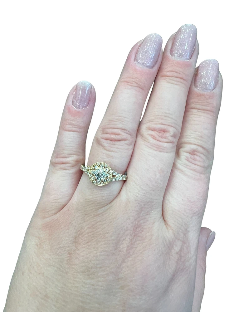 14K Yellow Gold 0.75cttw Round Brilliant Cut Canadian Diamond Engagement Ring - / White