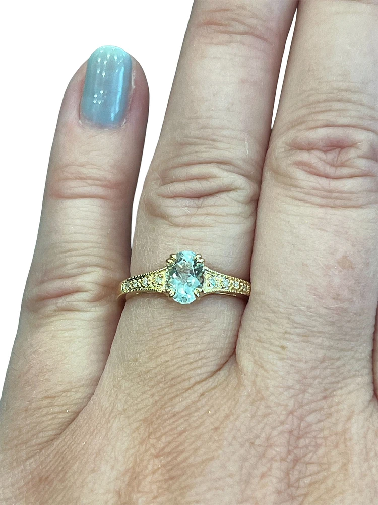 10K Yellow Gold 0.65cttw Aquamarine and 0.04cttw Diamond Ring, size 7
