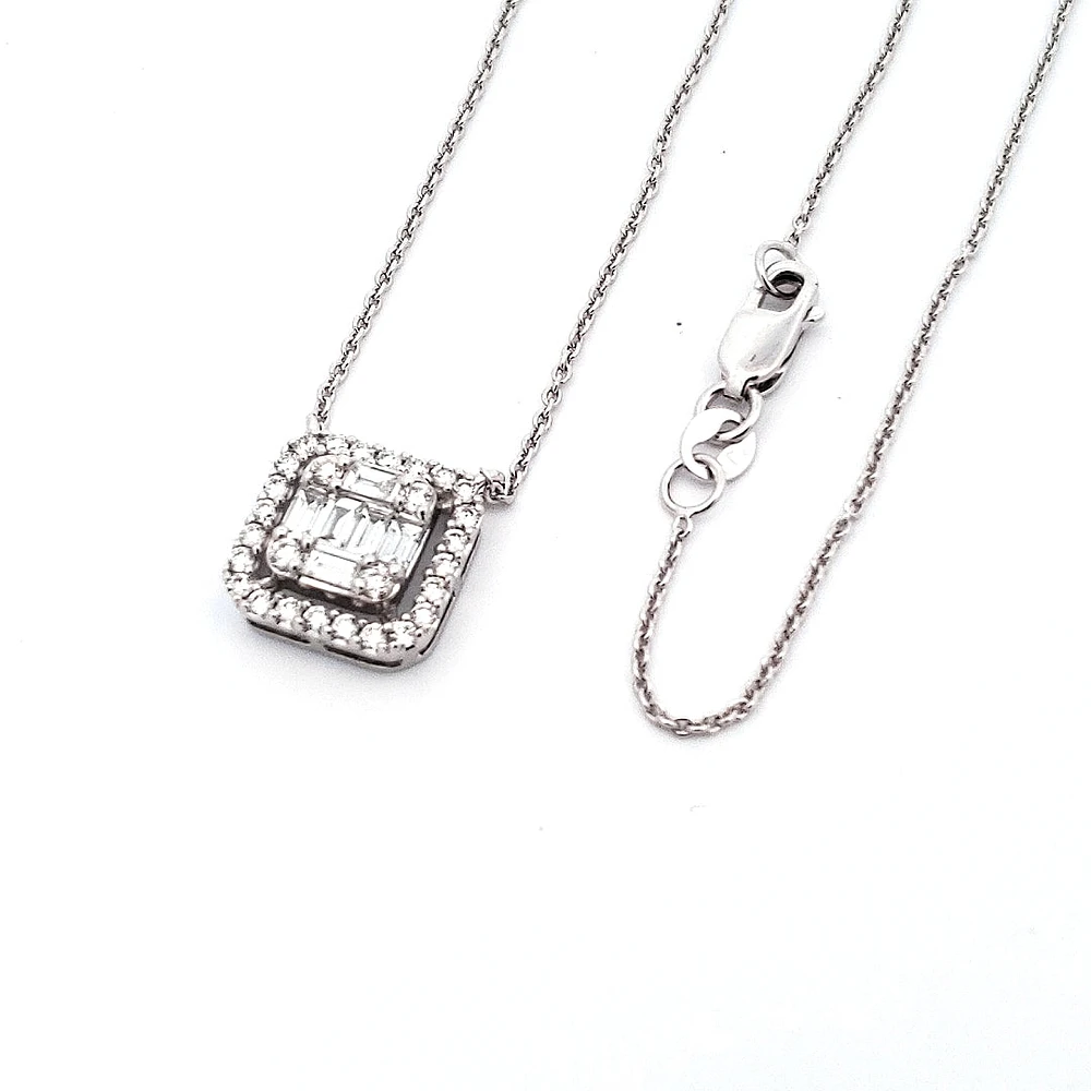 14K White Gold cttw Diamond Pendant