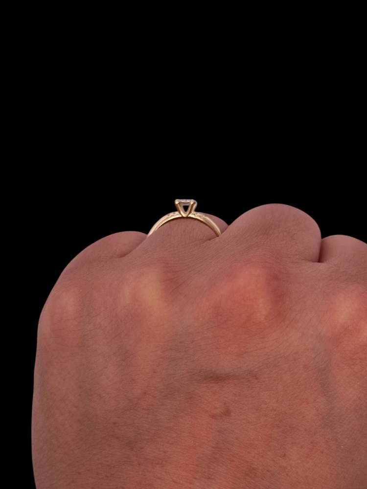 10K Yellow Gold 0.20 cttw Illusion Set Diamond Ring - 4