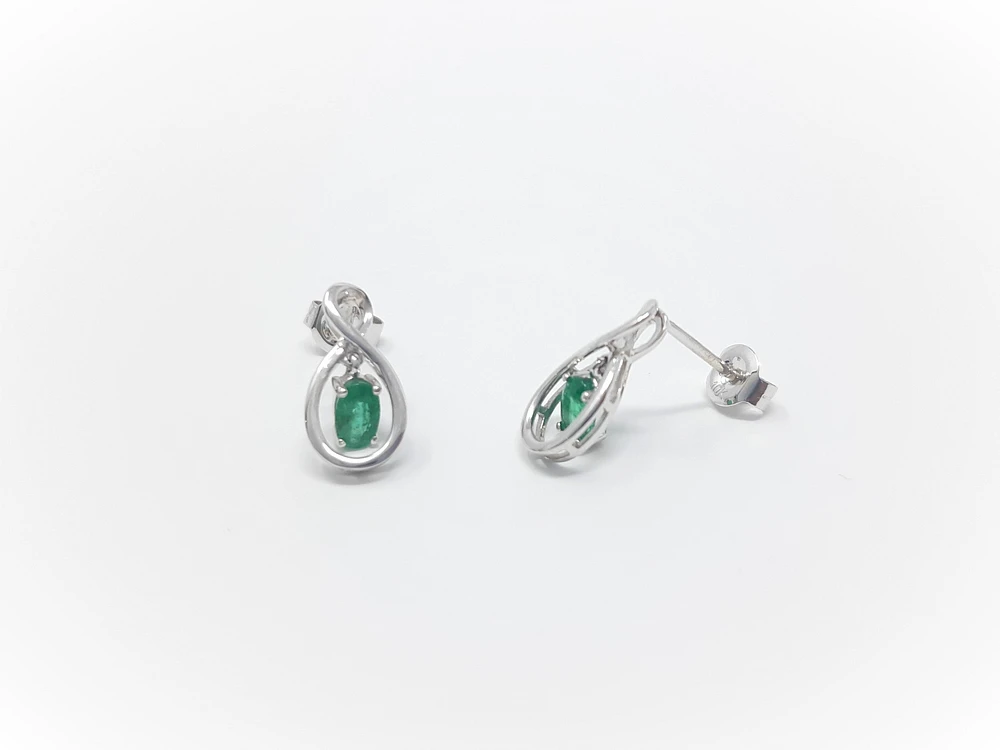 10K White Gold Oval Cut Emerald Stud Earrings
