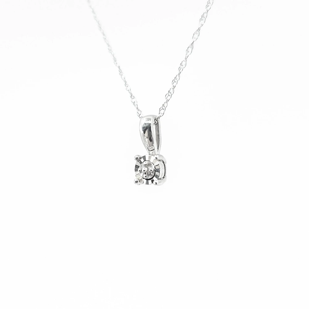 10K White Gold Diamond Pendant