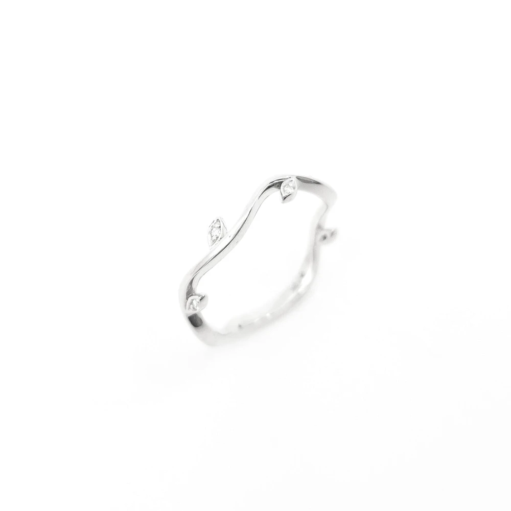 10K White Gold 0.024cttw Round-Cut Diamond Ring, size 6.5