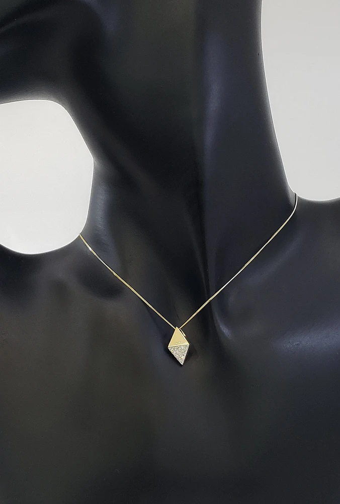 10K Yellow Gold 0.15cttw Diamond Pendant, 18"