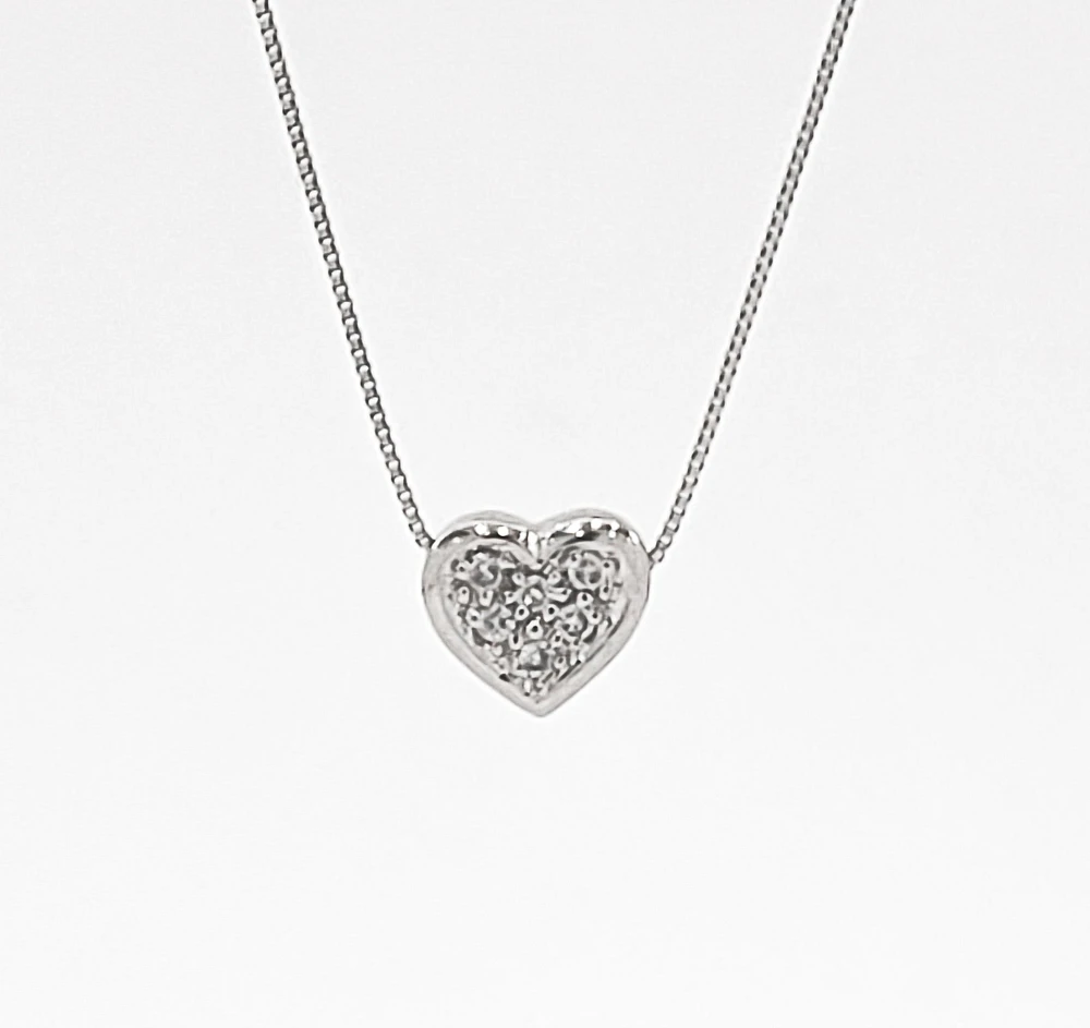 10K White Gold 0.05cttw Diamond Pendant