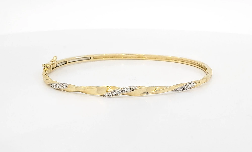 10K Yellow Gold 0.17cttw Diamond Bangle, 7"