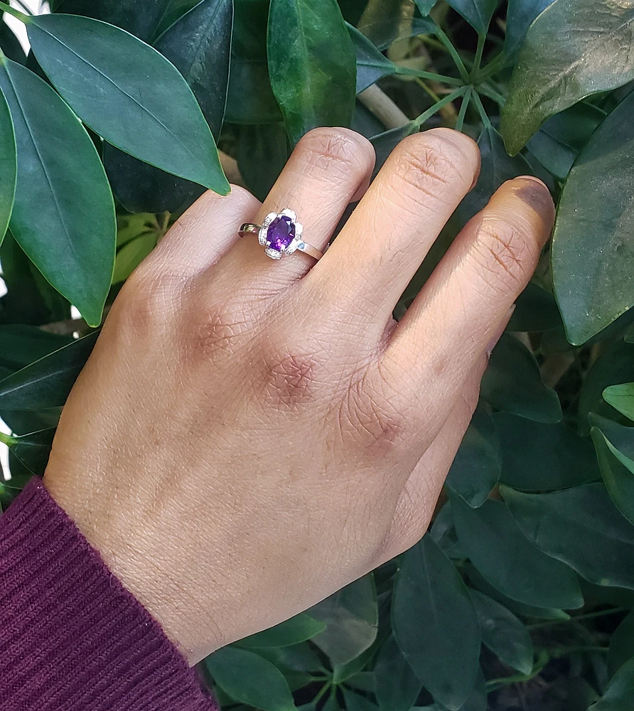 14K White Gold 0.80cttw Amethyst and 0.12cttw Diamond Ring, size 6