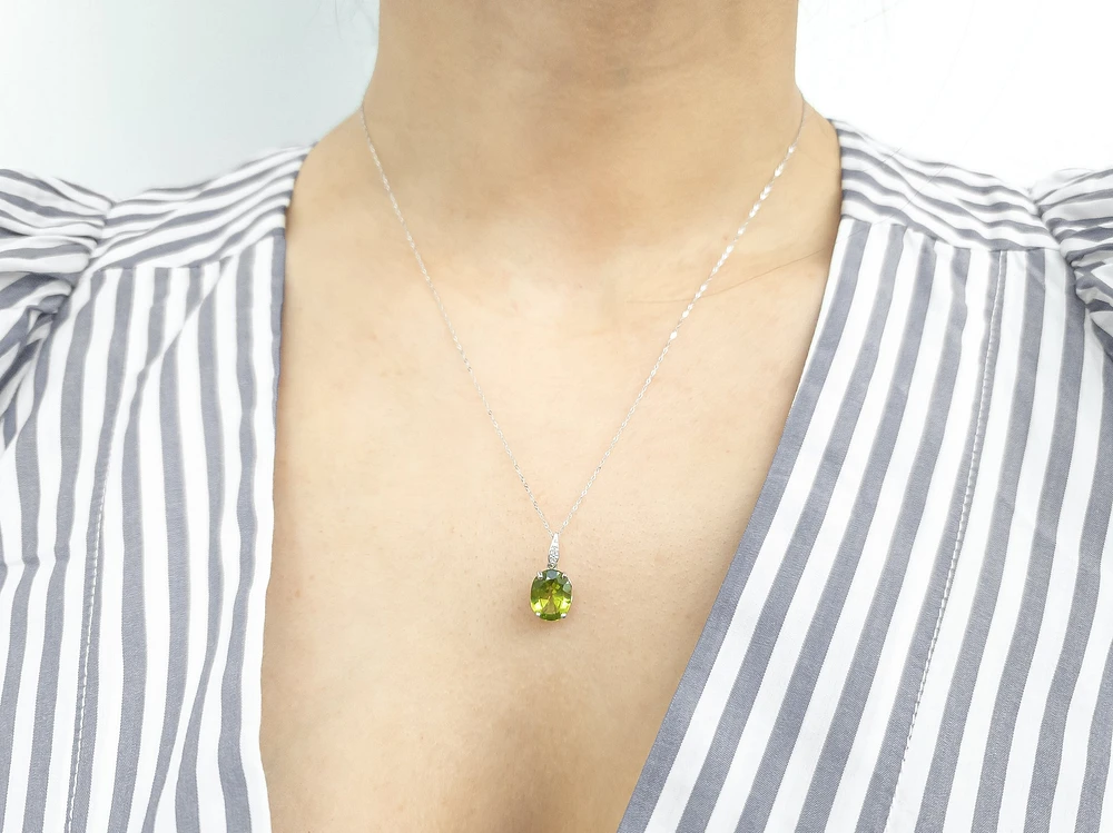 10K White Gold Peridot & Diamond Pendant