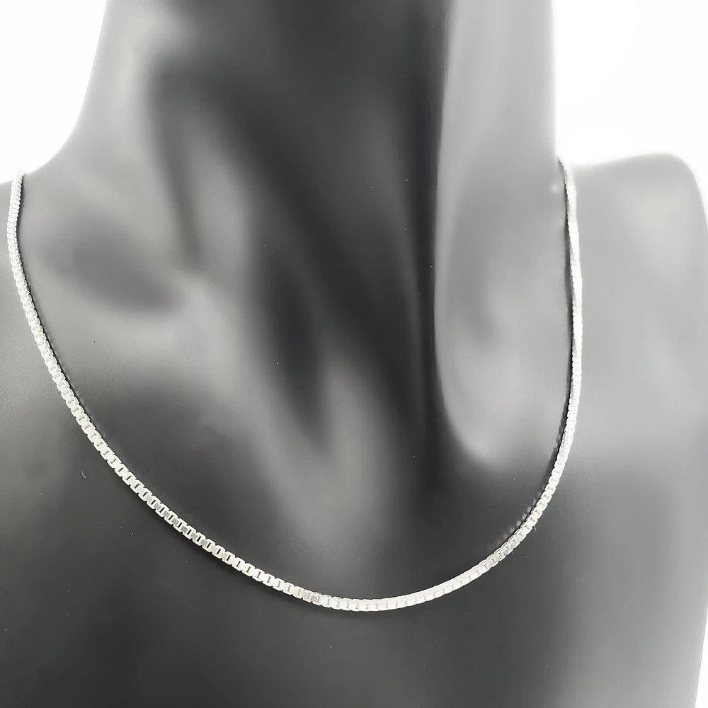 925 Sterling Silver 0.80mm Thick Box Chain - 18 Inches