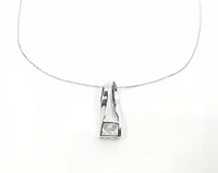925 Sterling Silver 7mm Cubic Zirconia Pendant with Chain - 18 Inches