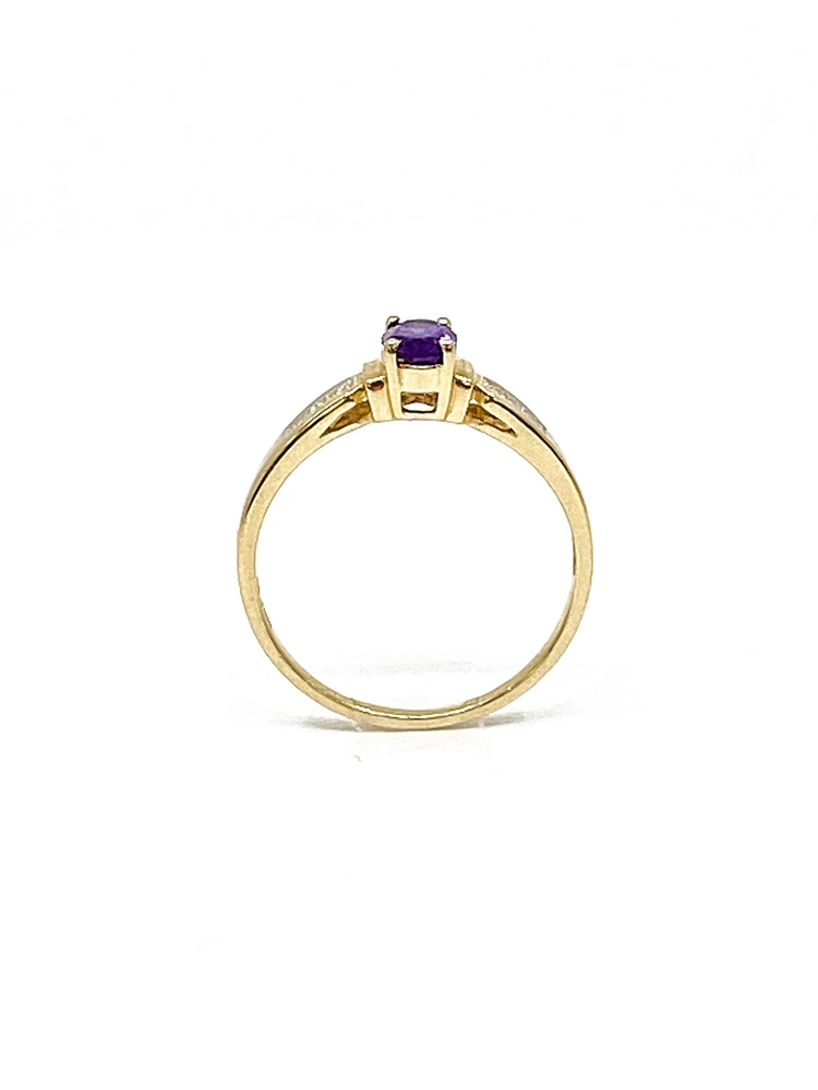 10K Yellow Gold 0.44cttw Oval Cut Amethyst & 0.02cttw Diamond Ring - 4.5