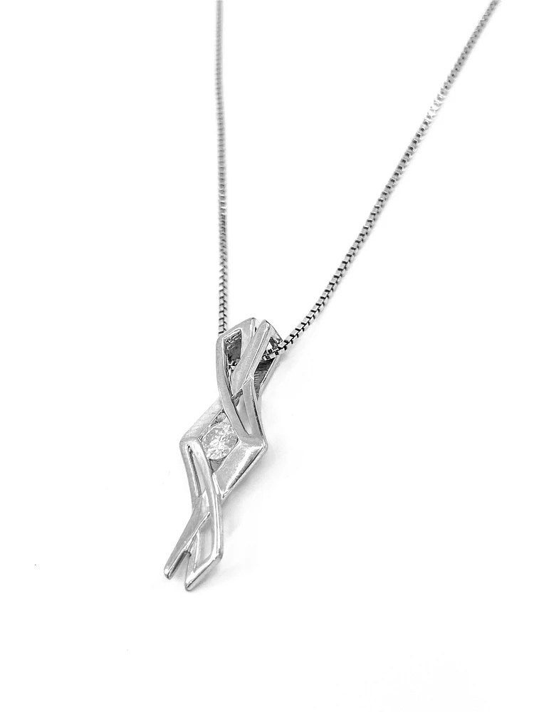 Sterling Silver 0.15cttw Canadian Diamond Pendant, 18"