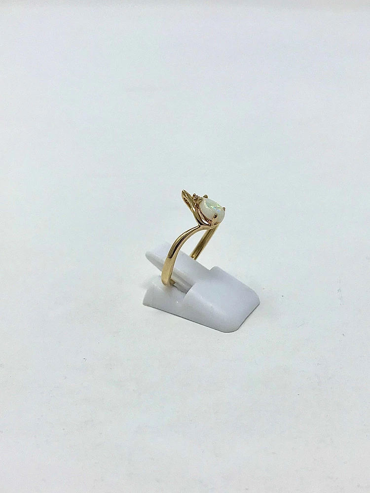 10K Yellow Gold Opal and Diamond Ring- Size 6.5