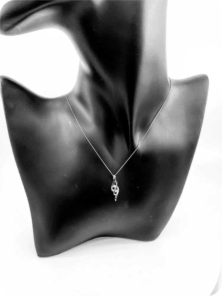 10K White Gold 0.10cttw Canadian Diamond Pendant, 18"