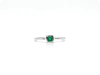 10K White Gold 0.15cttw Genuine Emerald Princess Cut Ring, size 6.5