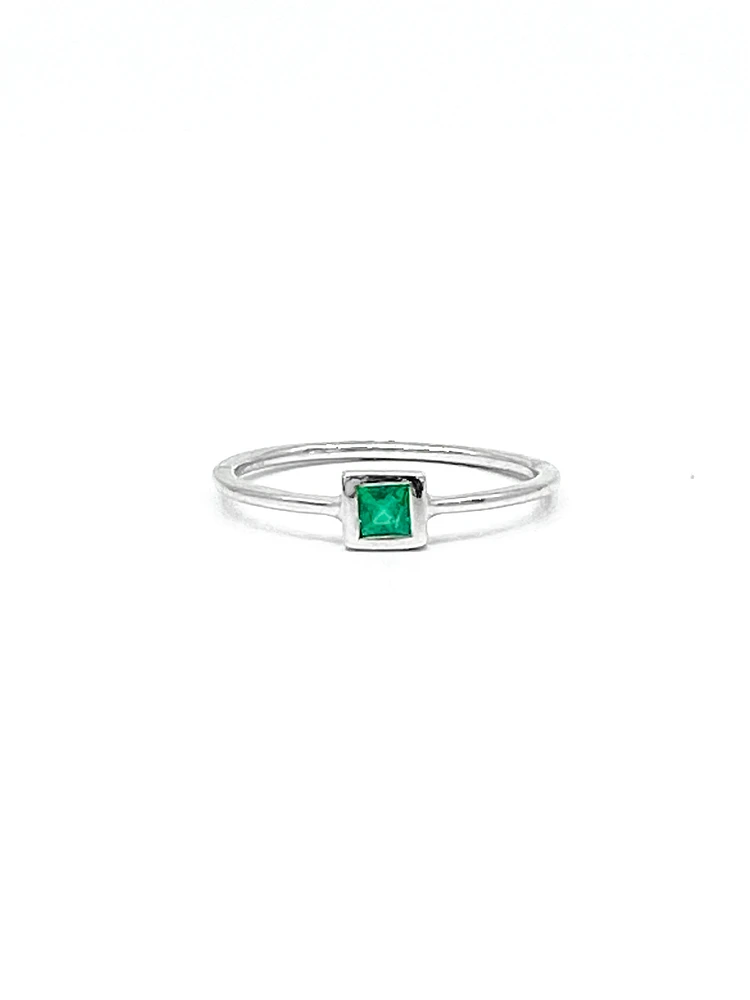 10K White Gold 0.15cttw Genuine Emerald Princess Cut Ring, size 6.5