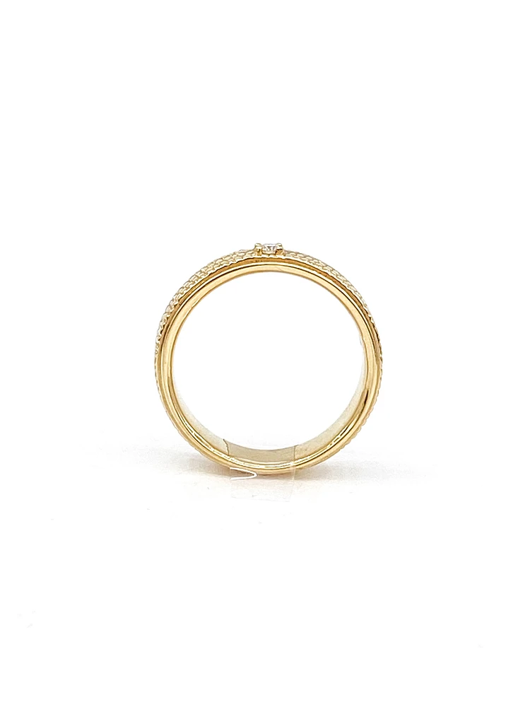 14K Yellow Gold 0.07cttw Canadian Diamond Gents Diamond Ring, size 10