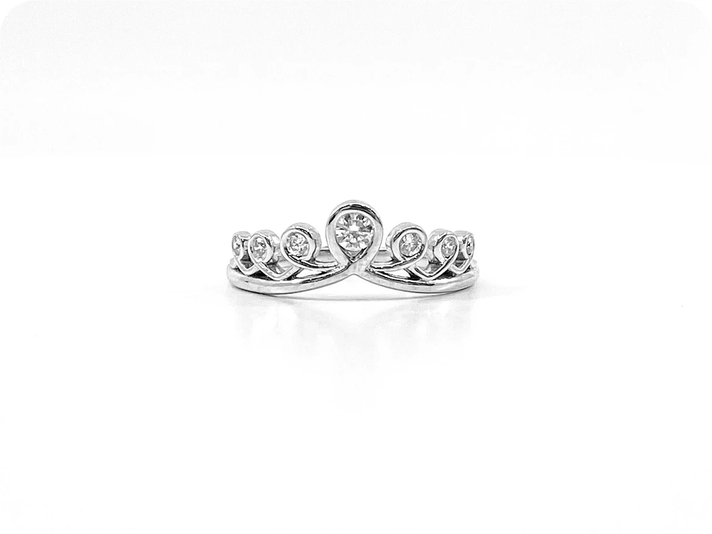 10K White Gold 0.20cttw Diamond Crown Ring, size 6.5