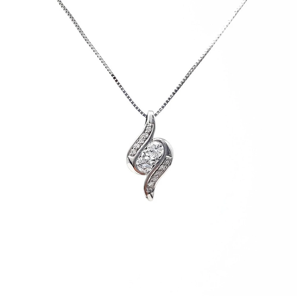 10K White Gold 0.25cttw Diamond Pendant, 18"