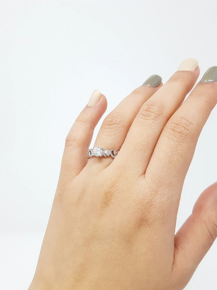 18K White Gold 0.50cttw Canadian Diamond Engagement Ring, size 6.5