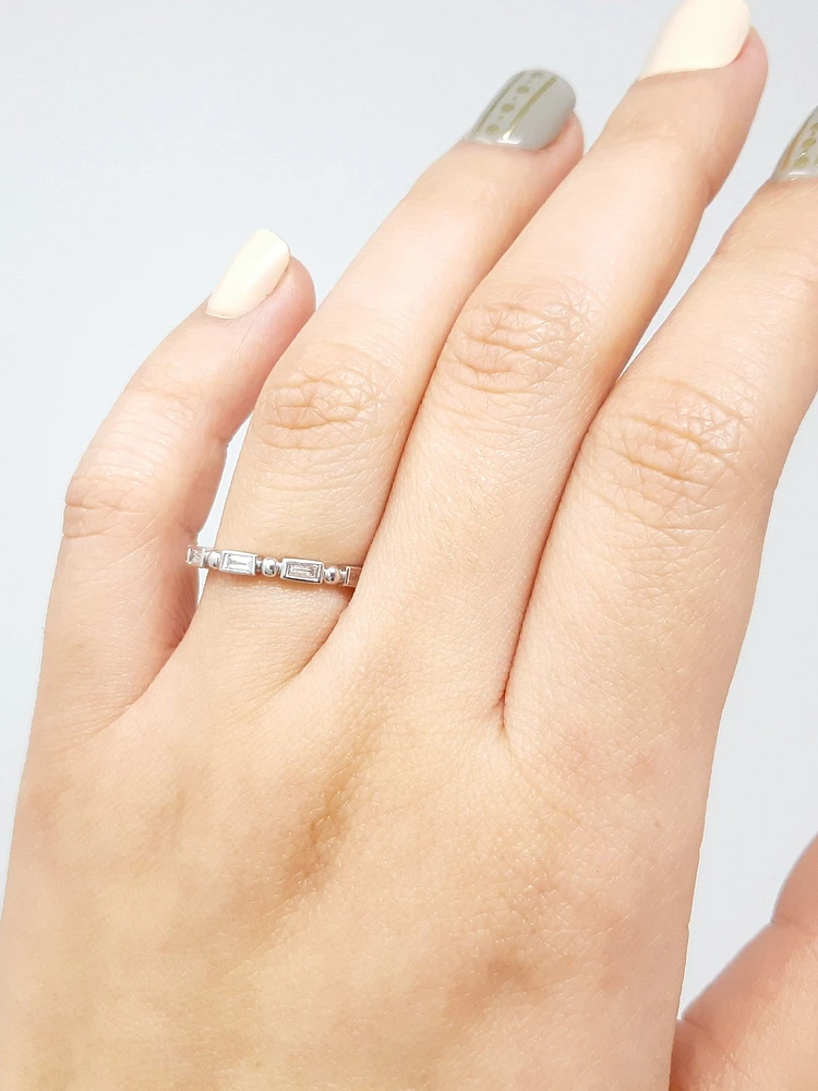 10K White Gold 0.30cttw Baguette Cut Diamond Ring, size 6.5