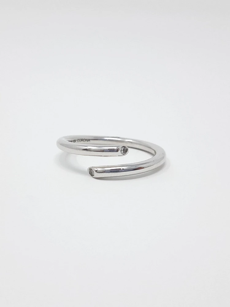 10K Diamond Bypass Ring - / Gold