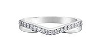 10K White  Gold 0.10cttw Diamond Ring / Band, size 6.5